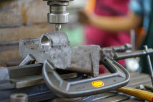 Grinding Machine Tools - Traditional lathe